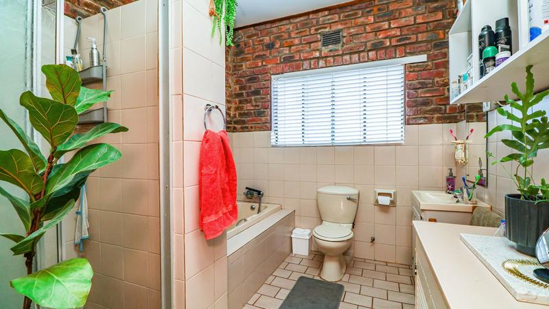 5 Bedroom Property for Sale in Dana Bay Western Cape